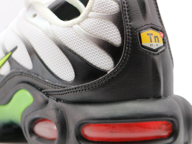 NIKE AIR MAX PLUS シーズナルエディション nike-air-max-plus-drift-cyber.png