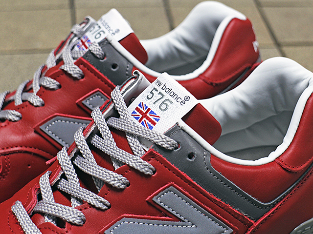 M576 RED MADE IN ENGLAND01