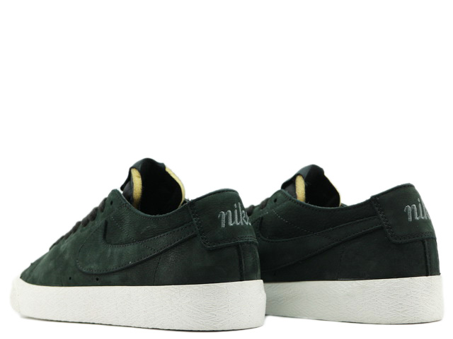 SB ZOOM BLAZER LOW DECON AA4274-002 - 2