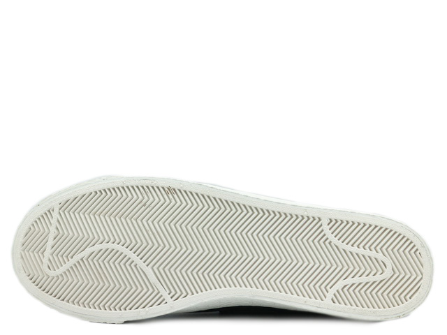 SB ZOOM BLAZER LOW DECON AA4274-002 - 4