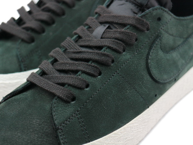 SB ZOOM BLAZER LOW DECON AA4274-002 - 5