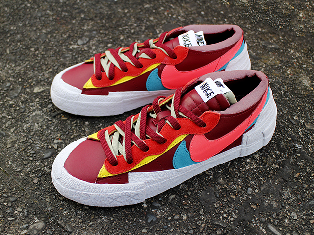 BLAZER LOW “SACAI x KAWS” TEAM RED/HOT LAVA01