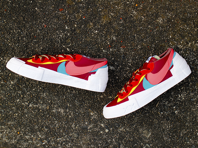 BLAZER LOW “SACAI x KAWS” TEAM RED/HOT LAVA01