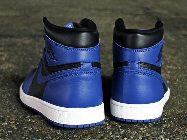 AIR JORDAN 1 RETRO HIGH OG “DARK MARINA BLUE”01