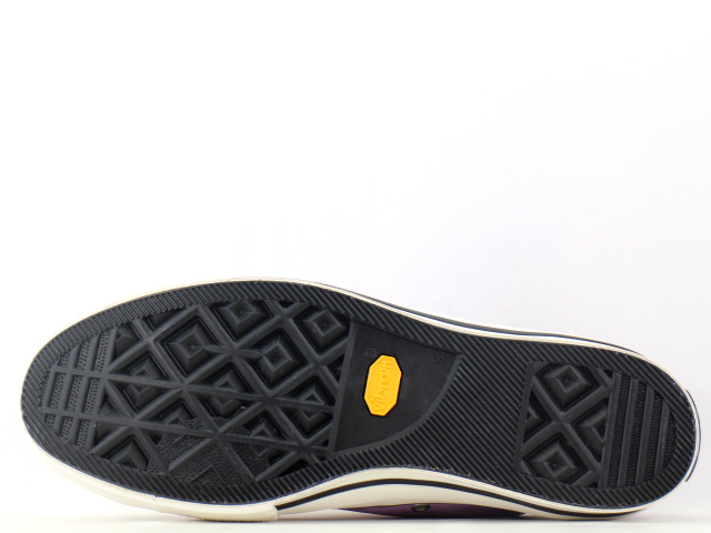 Chuck deals taylor suede