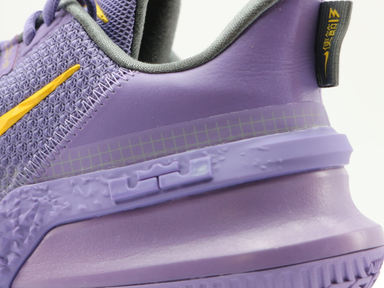 LEBRON AMBASSADOR 13 - スニーカーショップSKIT AMBASSADOR 13