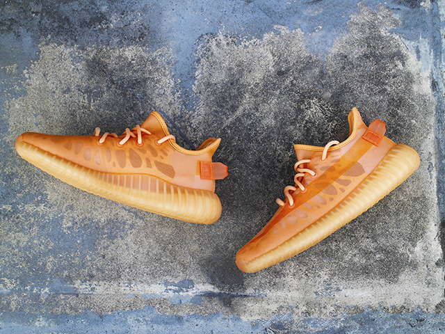 YEEZY BOOST 350 V2 “MONO CLAY”01