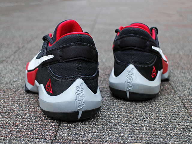 ZOOM FREAK 2 BLACK/WHITE-UNIVERSITY RED01