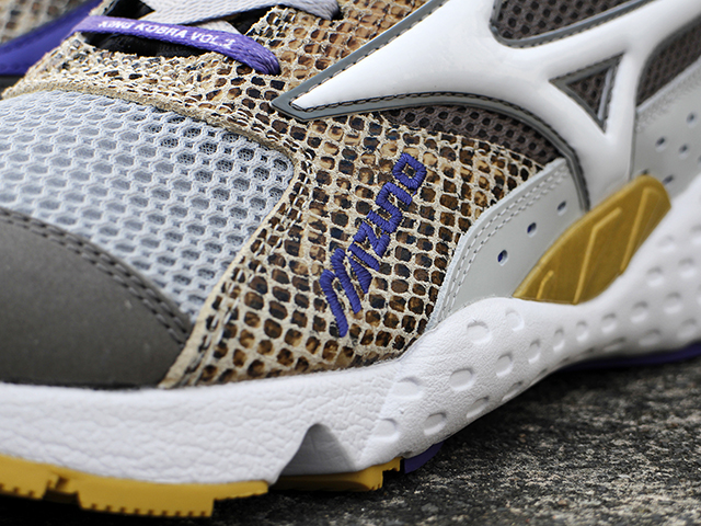 MIZUNO MONDO CONTROL “24 KILATES/KING KOBRA”01