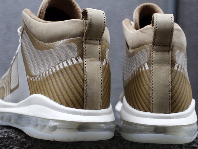 LEBRON × JOHN ELLIOTT ICON QS “PARACHUTE BEIGE”01