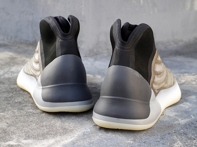 YEEZY QNTM “BARIUM”01
