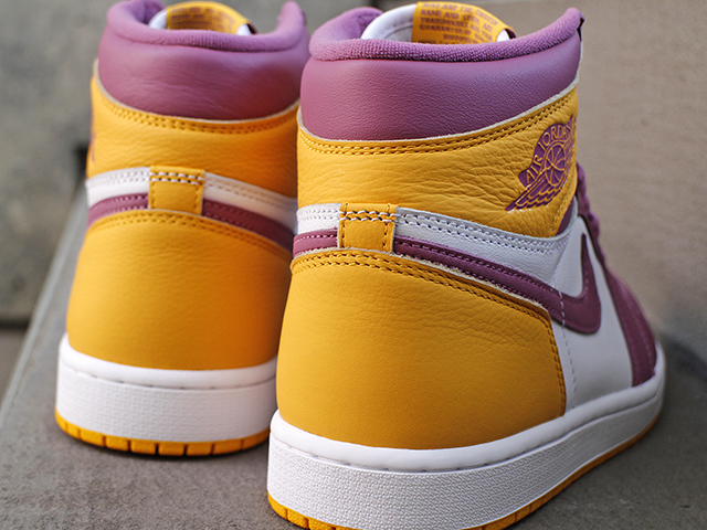 AIR JORDAN 1 RETRO HIGH OG “BROTHERHOOD”01