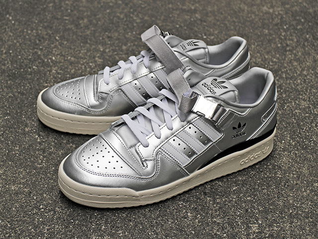 ADIDAS FORUM 84 LOW SILVER METALLIC01