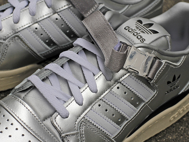 ADIDAS FORUM 84 LOW SILVER METALLIC01