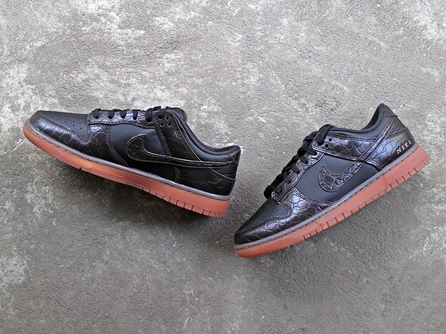 DUNK LOW SE “BLACK/VELVET BROWN”01
