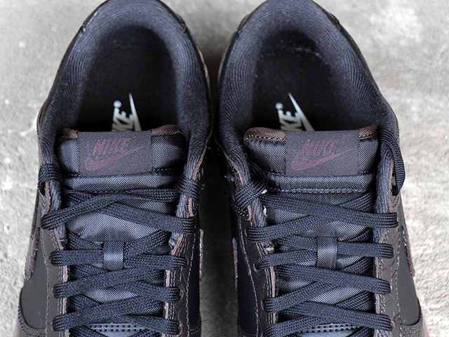 DUNK LOW SE “BLACK/VELVET BROWN”01