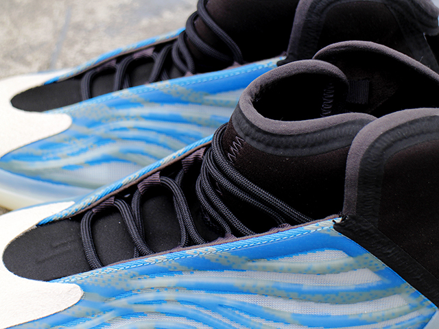 YEEZY QNTM “FROZEN BLUE”01