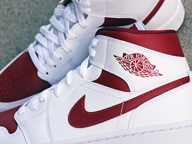 WMNS AIR JORDAN 1 MID WHITE/POMEGRANATE01