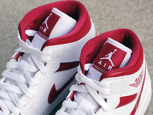 WMNS AIR JORDAN 1 MID WHITE/POMEGRANATE01