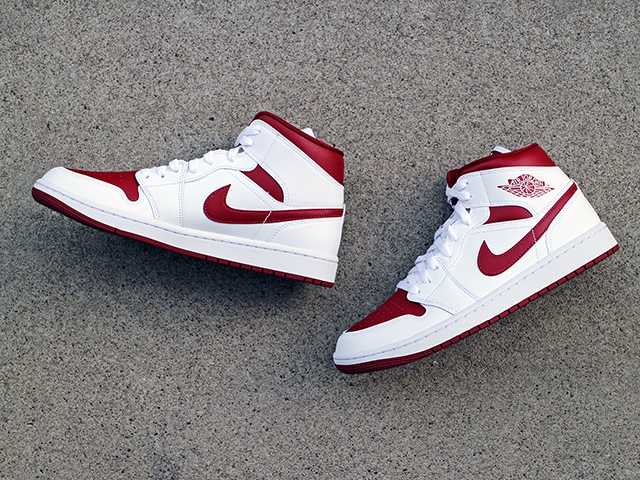 WMNS AIR JORDAN 1 MID WHITE/POMEGRANATE01