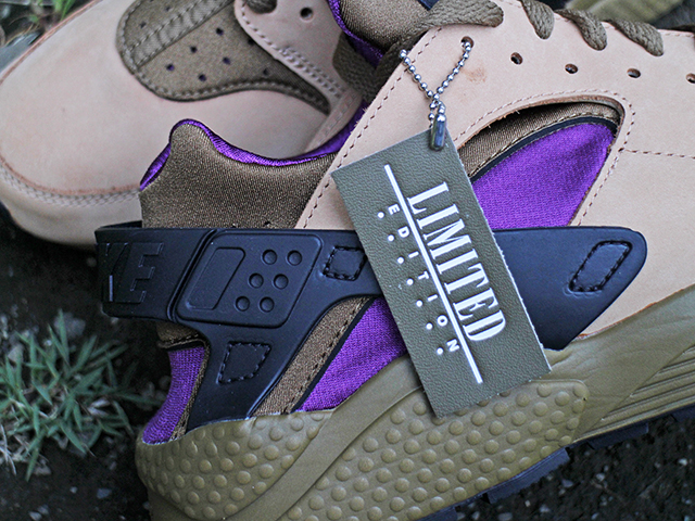 AIR HUARACHE LE PRALINE/UMBER-VINE-BLACK01