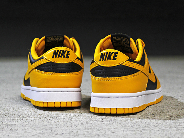 DUNK LOW RETRO “IOWA”01