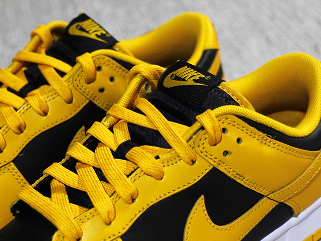 DUNK LOW RETRO “IOWA”01