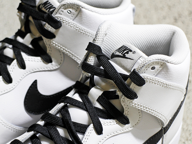 DUNK HI RETRO “WHITE/BLACK”01