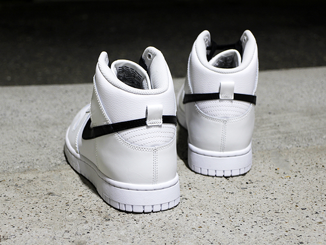 DUNK HI RETRO “WHITE/BLACK”01