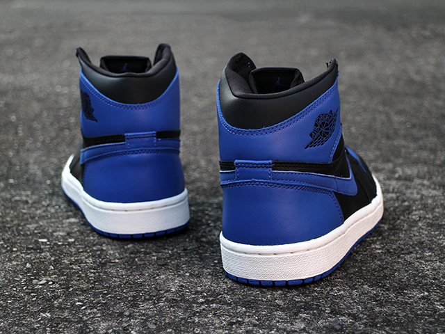 AIR JORDAN 1 RETRO 2001 ROYAL BLUE01