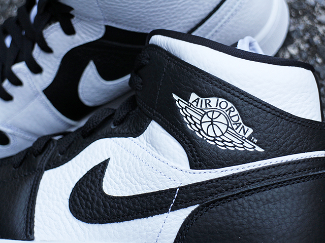 WMNS AIR JORDAN 1 MID SE “WHITE&BLACK SPLIT”01