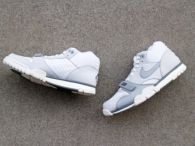 AIR TRAINER 1 “PHOTON DUST”01
