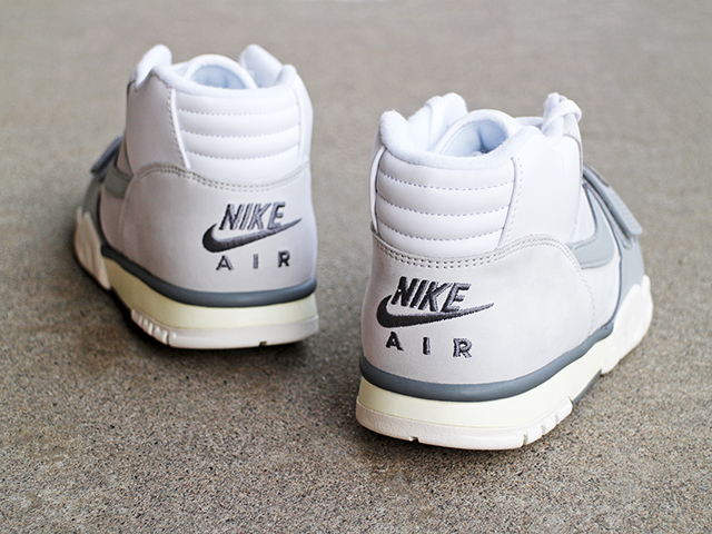 AIR TRAINER 1 “PHOTON DUST”01
