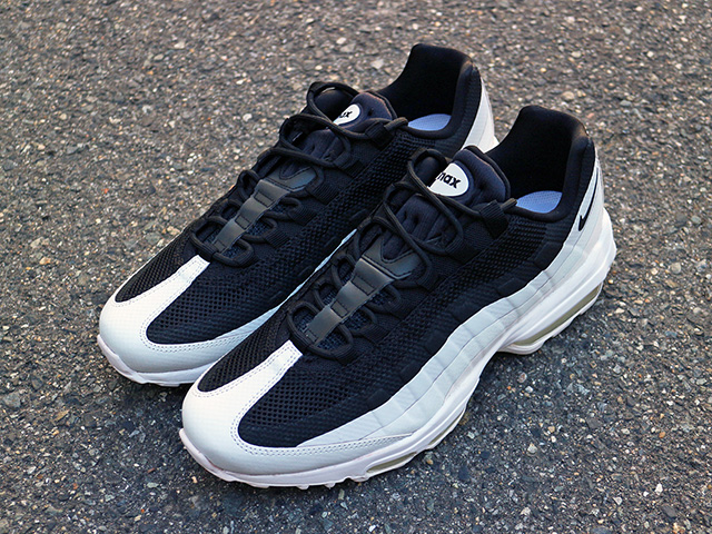 AIR MAX 95 ULTRA ESSENTIAL “BLACK-WHITE”01