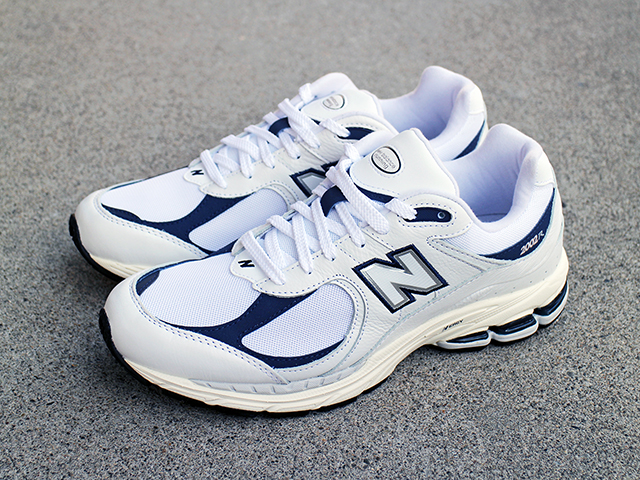 NEW BALANCE M2002R HQ “WHITE/NAVY”01