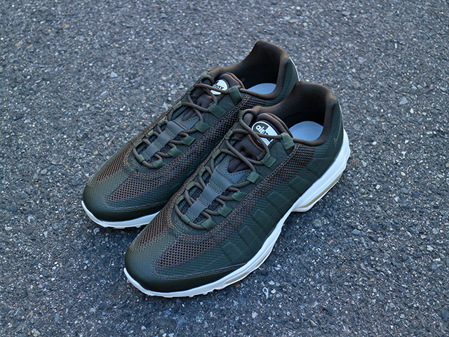 AIR MAX 95 ULTRA ESSENTIAL “CARGO KHAKI”01