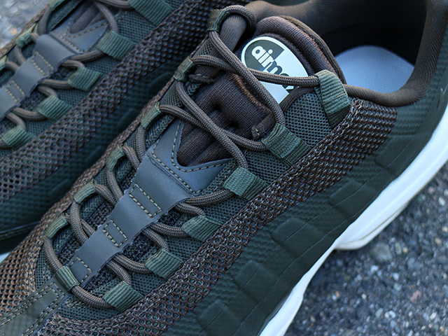 AIR MAX 95 ULTRA ESSENTIAL “CARGO KHAKI”01