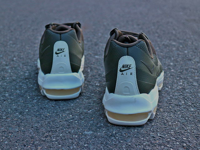 AIR MAX 95 ULTRA ESSENTIAL “CARGO KHAKI”01