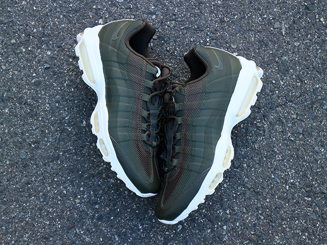 AIR MAX 95 ULTRA ESSENTIAL “CARGO KHAKI”01