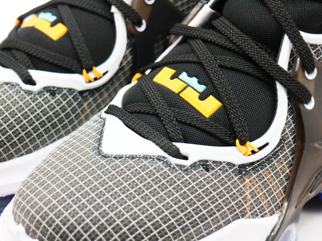 LEBRON 19 CZ0203-002 - 3