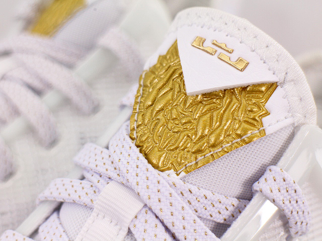 LEBRON 19 LOW EP DV3334-100 - 4