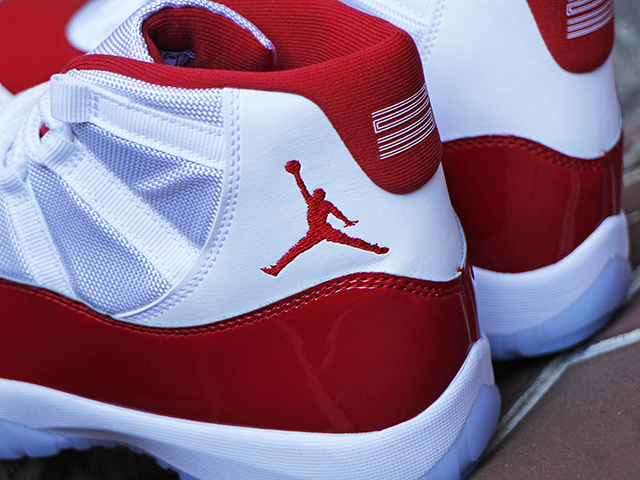 AIR JORDAN 11 RETRO WHITE/VARSITY RED01