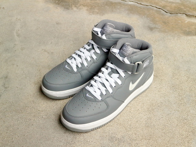 AIR FORCE 1 MID QS “NYC” GREY01