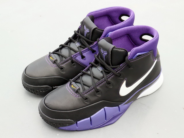 KOBE 1 PROTRO “BLACK OUT”01