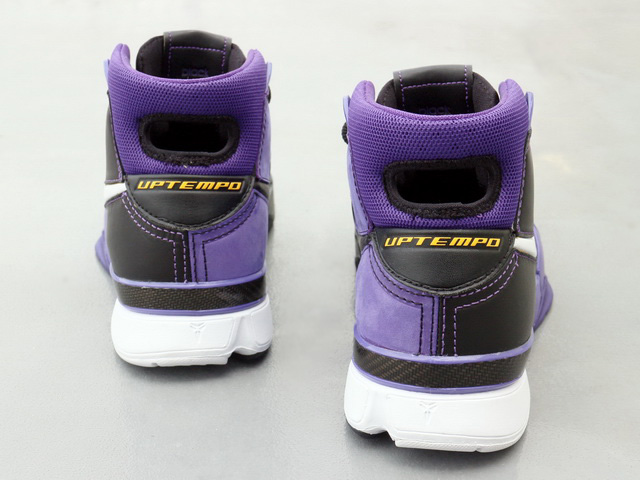 KOBE 1 PROTRO “BLACK OUT”01