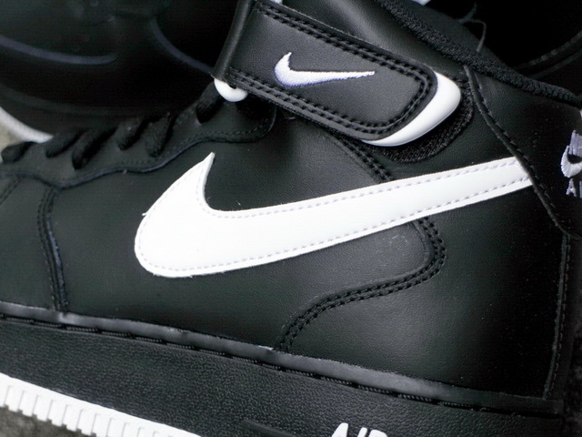 AIR FORCE 1 MID 07 BLACK/WHITE01