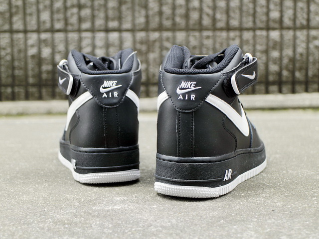 AIR FORCE 1 MID 07 BLACK/WHITE01