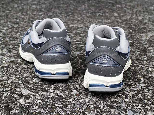 NEW BALANCE M2002R HP GRAY01