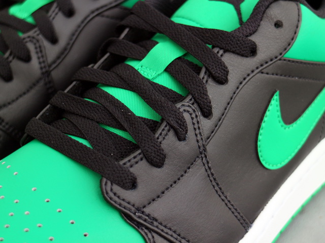 AIR JORDAN 1 LOW “BLACK/LUCKY GREEN”01