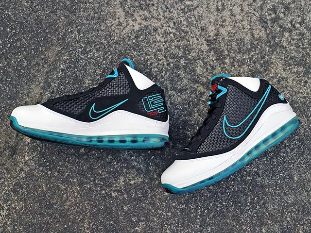 LEBRON 7 QS “RED CARPET”01